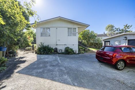 Photo of property in 13 Helleur Road, Massey, Auckland, 0614