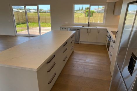 Photo of property in 156 Kupe Drive, Whitianga, 3510