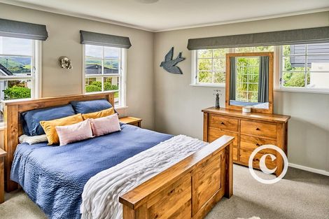 Photo of property in 7 Luff Place, Whitby, Porirua, 5024