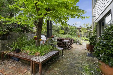 Photo of property in 14 Edgewood Way, Henderson, Auckland, 0612