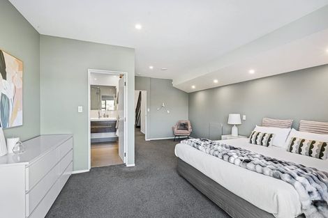 Photo of property in 17 Noumea Place, Mairangi Bay, Auckland, 0630