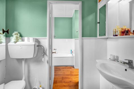 Photo of property in 445 Broadway, Stratford, 4332