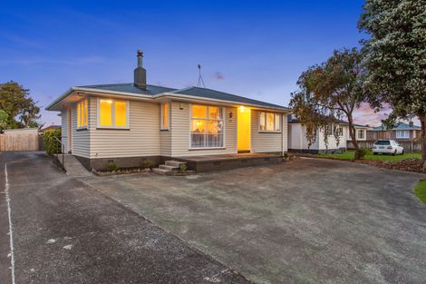 Photo of property in 29 Hill Crescent, New Lynn, Auckland, 0600