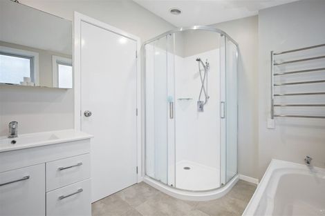 Photo of property in 75 Kitchener Road, Waiuku, 2123