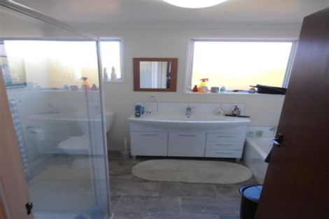 Photo of property in 18 Heaphy Place, Casebrook, Christchurch, 8051