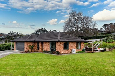 Photo of property in 5 Gavinike Place, Waimauku, 0812