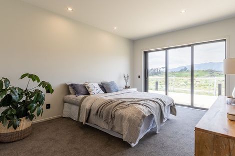 Photo of property in 8 Mirek Street, Waikanae, 5036