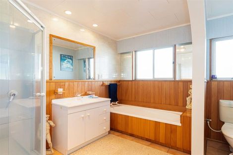 Photo of property in 80 Gray Avenue, Paraparaumu Beach, Paraparaumu, 5032