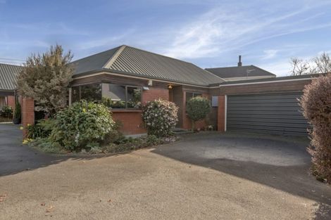 Photo of property in 26 Felstead Place, Avonhead, Christchurch, 8042