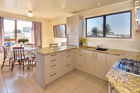 Photo of property in 55 Catkin Crescent, Papatoetoe, Auckland, 2025