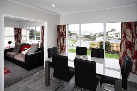 Photo of property in 14 Duke Avenue, Pukekohe, 2120