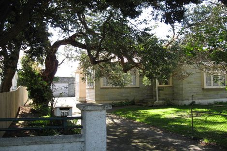 Photo of property in 33 Saint Ronans Avenue, Waterloo, Lower Hutt, 5011