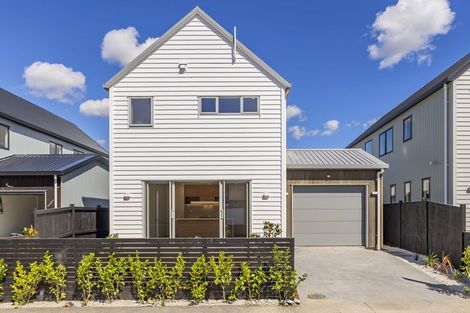 Photo of property in 2 Kartolina Crescent, Kumeu, 0810