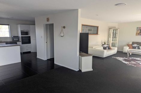 Photo of property in 205a Main North Road, Redwood, Christchurch, 8051