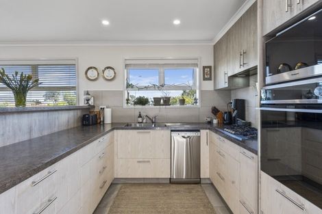 Photo of property in 98 Matai Street, Castlecliff, Whanganui, 4501