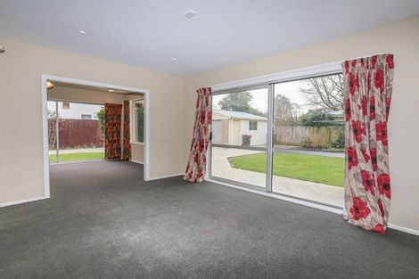 Photo of property in 20 Talltree Avenue, Avonhead, Christchurch, 8042