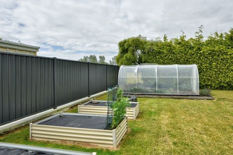 Photo of property in 109 Seaward Road, Edendale, 9825
