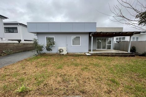 Photo of property in 16 River Road, Te Atatu Peninsula, Auckland, 0610