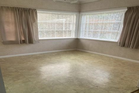 Photo of property in 17 Raroa Terrace, Tawa, Wellington, 5028