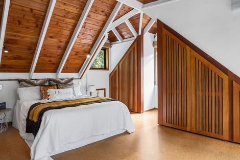 Photo of property in 40 Lone Kauri Road, Karekare, New Lynn, 0772