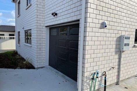 Photo of property in 3 Edwards Avenue, Henderson, Auckland, 0610