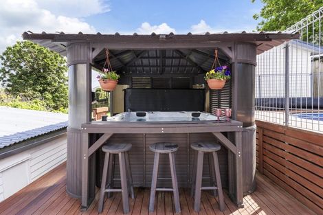 Photo of property in 1/37 Roberts Road, Glenfield, Auckland, 0629