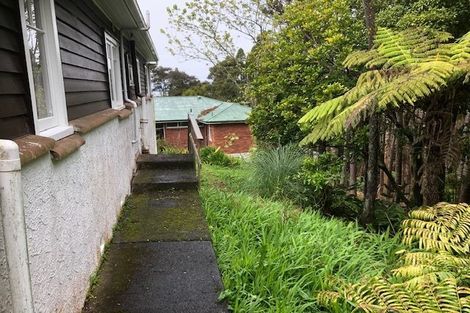 Photo of property in 212 Godley Road, Titirangi, Auckland, 0604