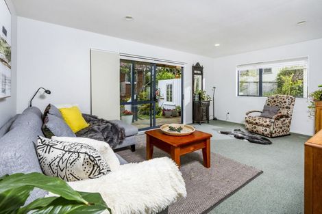Photo of property in 12b/1 Coronation Street, Belmont, Auckland, 0622