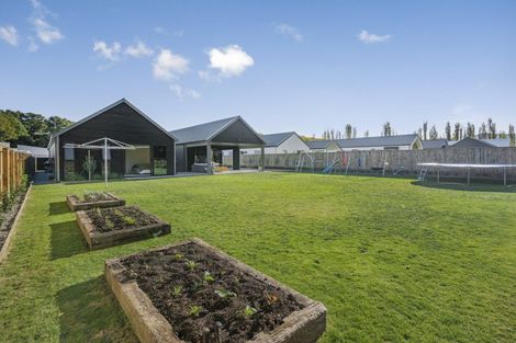 Photo of property in 30 Orchard Road, Greytown, 5712