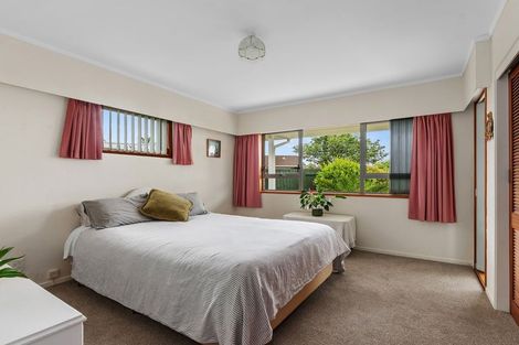Photo of property in 12 Windsor Avenue, Waikanae, 5036