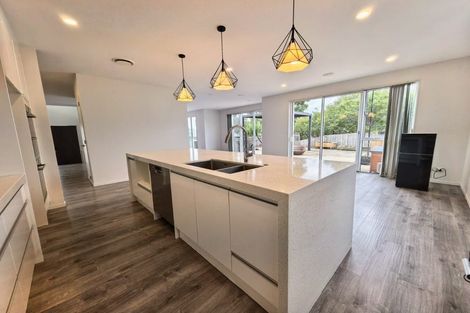 Photo of property in 8b Albany Highway, Greenhithe, Auckland, 0632