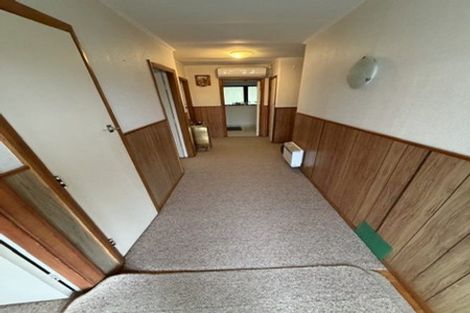 Photo of property in 81 Kenmore Street, Newlands, Wellington, 6037