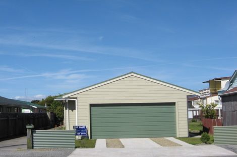 Photo of property in 29 Russell Street, Westport, 7825