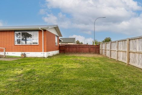 Photo of property in 15 Poaka Avenue, Dinsdale, Hamilton, 3204