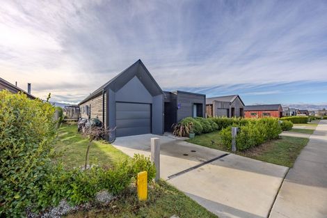 Photo of property in 52 Obelisk Street, Wanaka, 9305