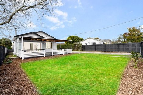 Photo of property in 20 Woodglen Road, Glen Eden, Auckland, 0602