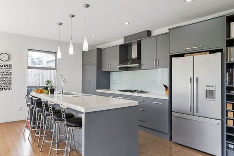 Photo of property in 1 Melmore Place, Pinehill, Auckland, 0632