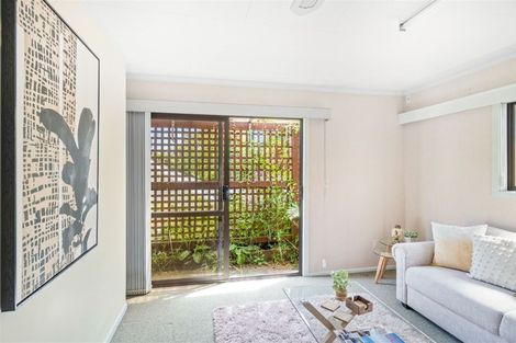Photo of property in 121 Denise Crescent, Hornby, Christchurch, 8042