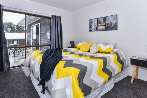 Photo of property in 3 Carbery Place, Manurewa, Auckland, 2102