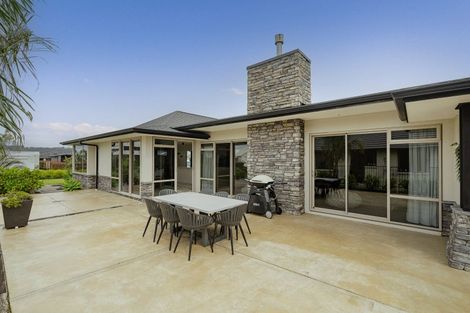 Photo of property in 15 Lady Jocelyn Place, Whitianga, 3510