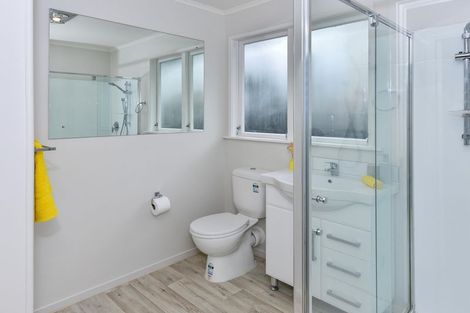 Photo of property in 3 Carbery Place, Manurewa, Auckland, 2102