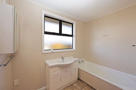 Photo of property in 32 Awamoa Road, Holmes Hill, Oamaru, 9401