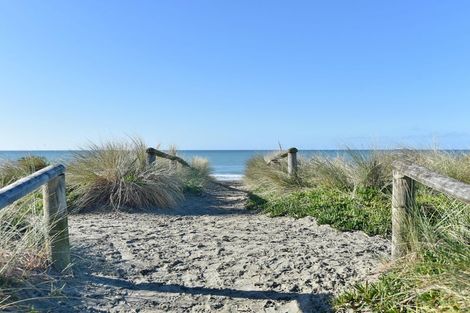 Photo of property in 2/272 Marine Parade, New Brighton, Christchurch, 8061