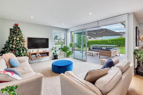 Photo of property in 9 Wharf Road, Te Atatu Peninsula, Auckland, 0610