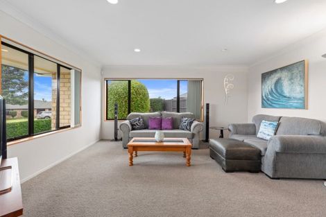 Photo of property in 2 Burnt Oak Drive, Pyes Pa, Tauranga, 3112