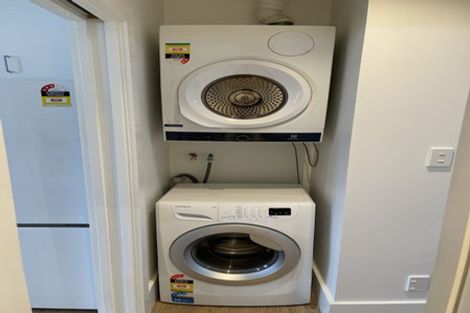 Photo of property in 29 Queen Street, Mount Victoria, Wellington, 6011