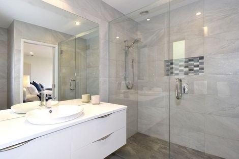 Photo of property in 3 Stoneyridge Close, Mount Pleasant, Christchurch, 8081