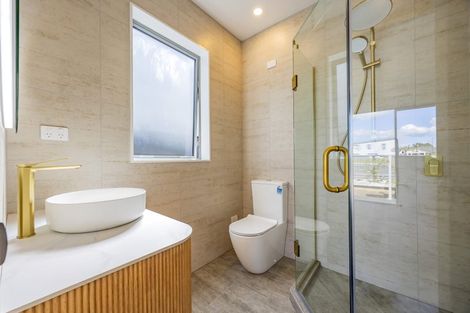Photo of property in 2 Kartolina Crescent, Kumeu, 0810