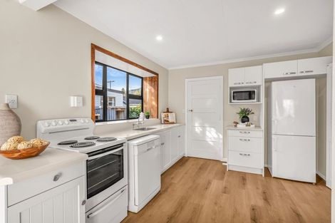 Photo of property in 15 Willow Avenue, Stoke, Nelson, 7011