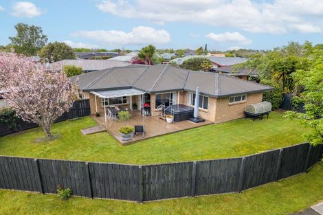 Photo of property in 43 Bouverie Crescent, Flagstaff, Hamilton, 3210